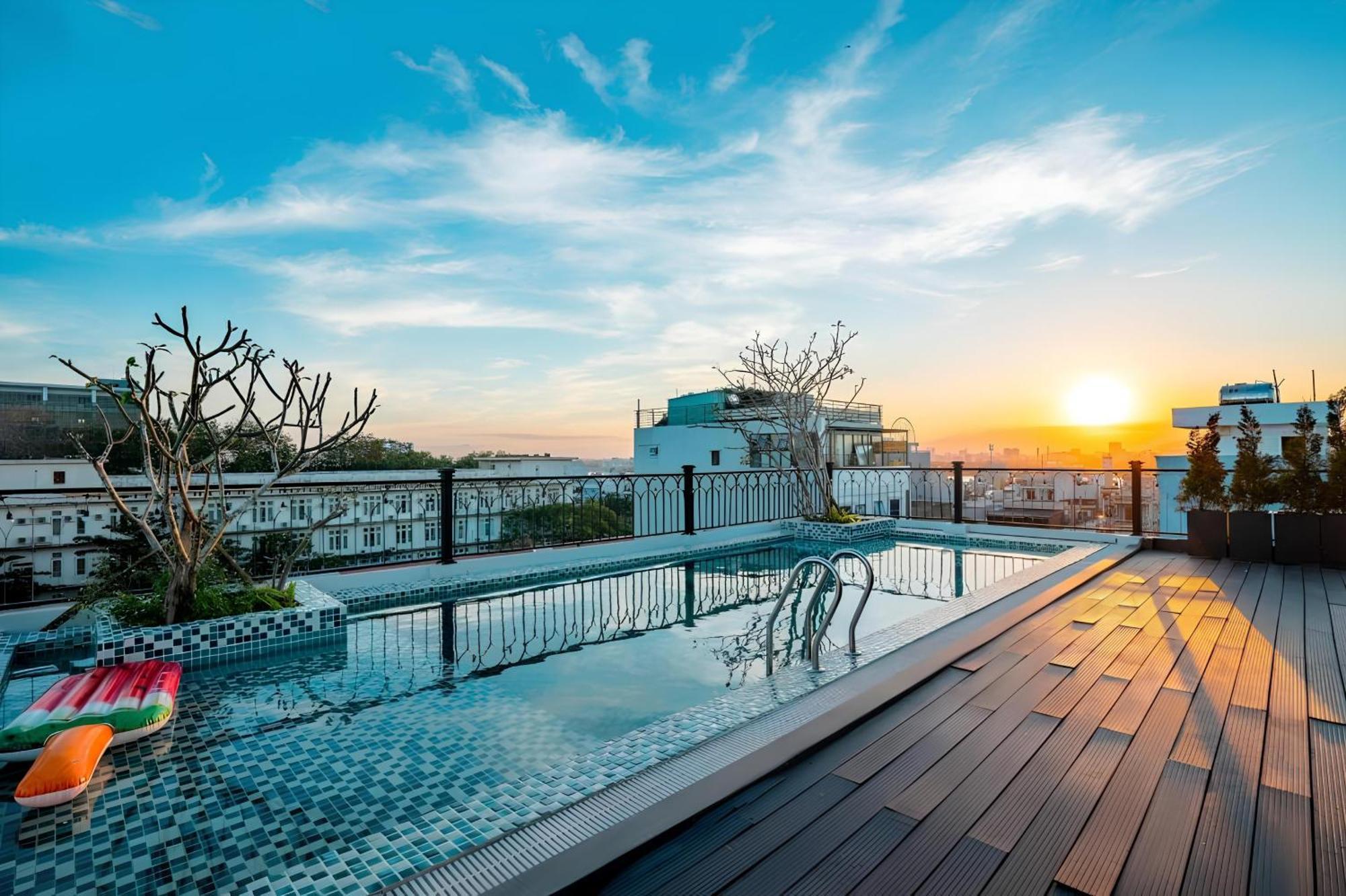 The Now Boutique & Da Nang