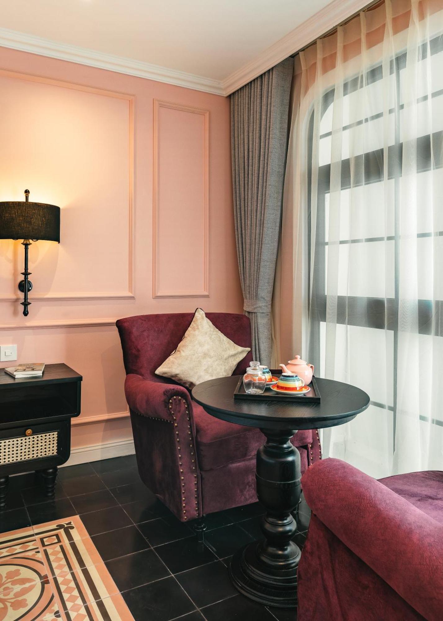 Aparthotel The Now Boutique & 4*