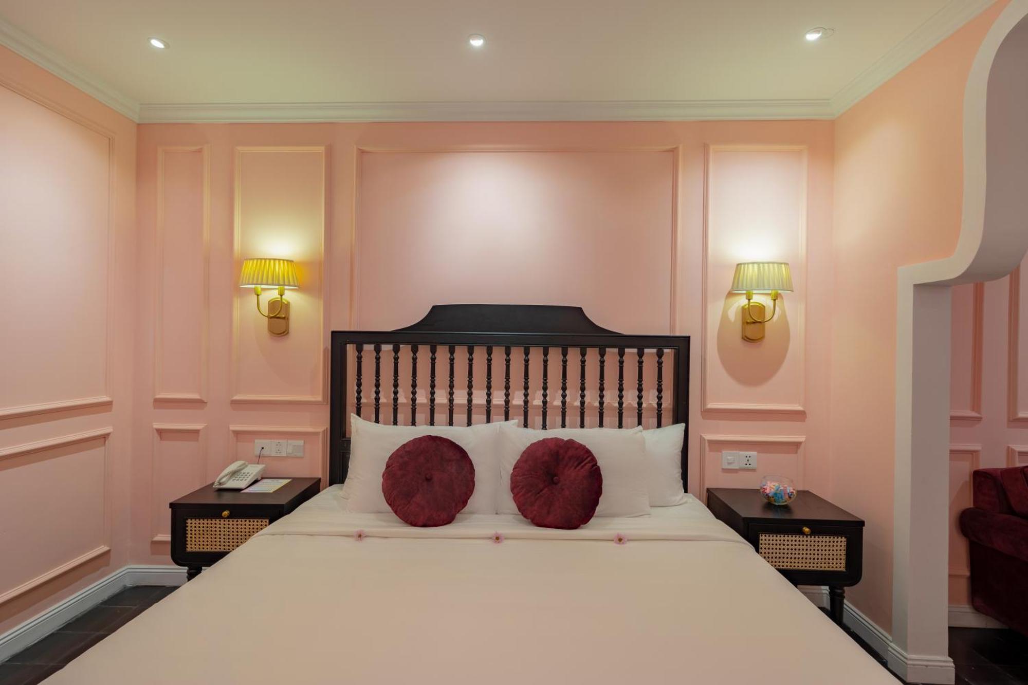 Aparthotel The Now Boutique & 4*